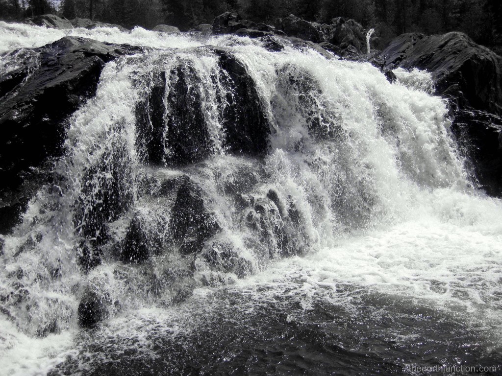 Pinguisibi River - fast shutterspeed. Photo credit: Meaghan Kent, The North Junction